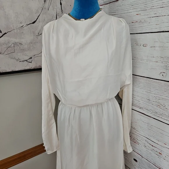 NWT H&M Filtted Satin Dress Size M - Picture 10 of 17